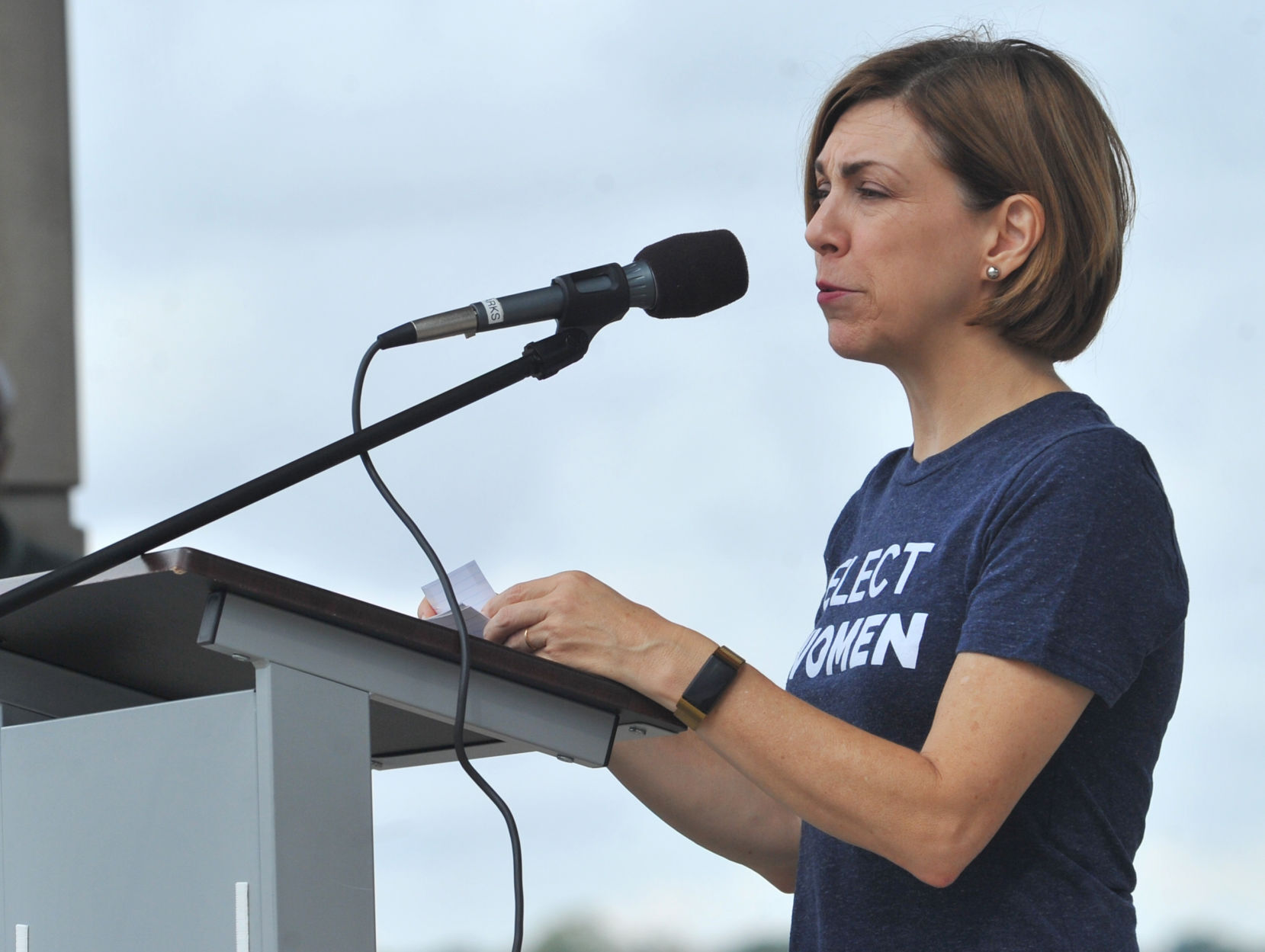 100221-qc-nws-womensrally-111